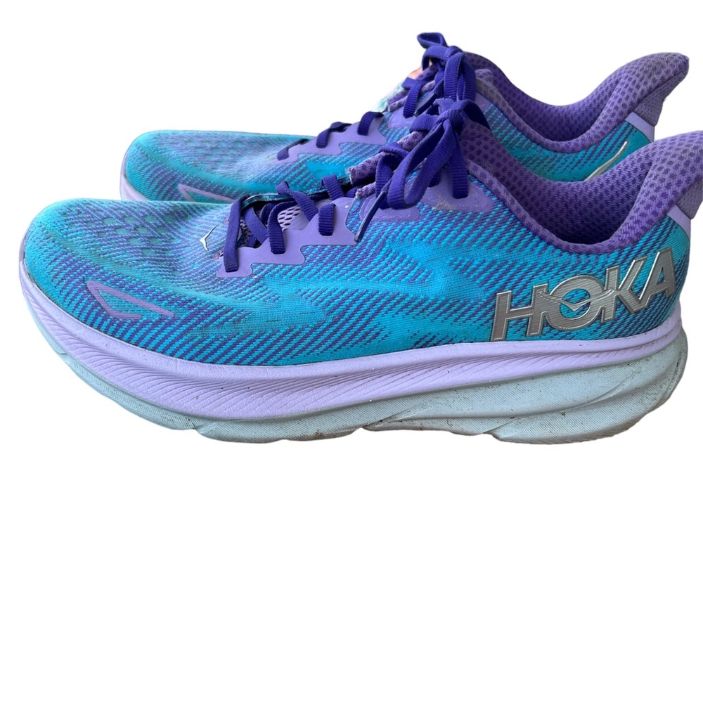 HOKA Women's Clifton 9 Running Shoes size 11B